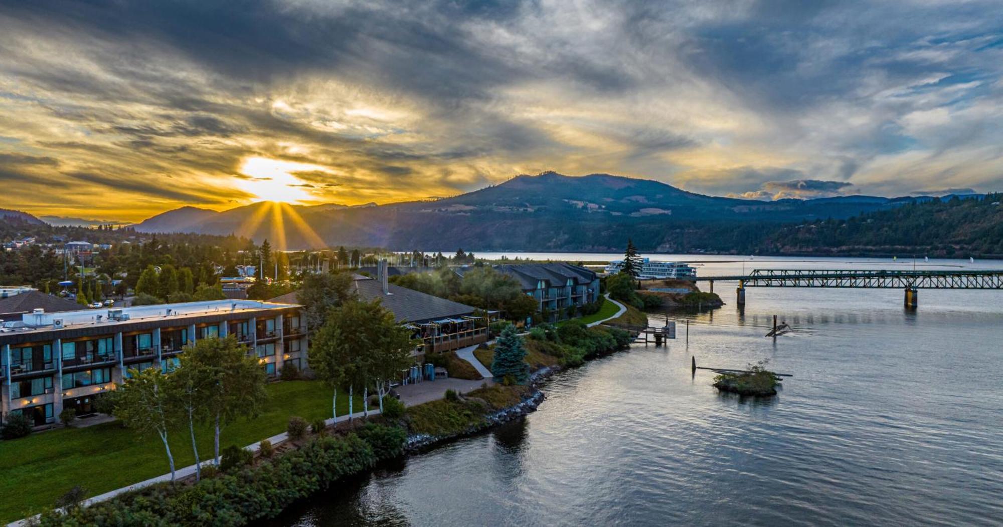 Best Western Plus Hood River Inn Exterior foto